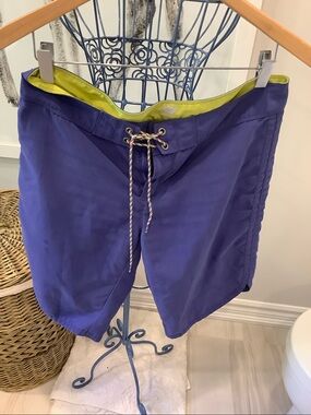 Eastern Mountain Sports board shorts size 4